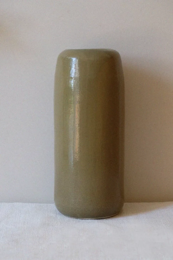 Vase L Ernest